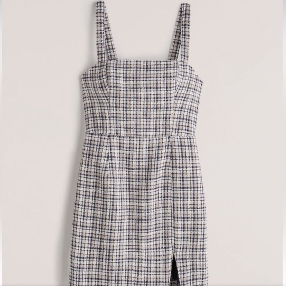 Like new Abercrombie & Fitch dress tweed plaid size Small Navy beige white